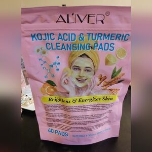 Kojic Acid & Turmeric Cleansing Pads